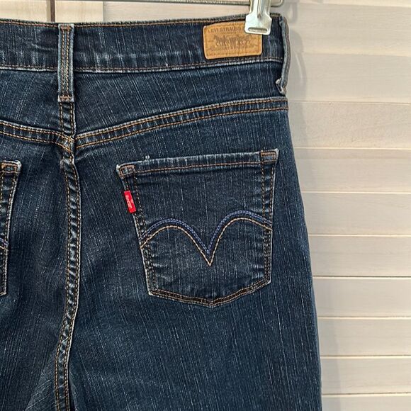 Levi's 512 Jean Size 6 Capri Perfectly Slimming Denim - Picture 7 of 12